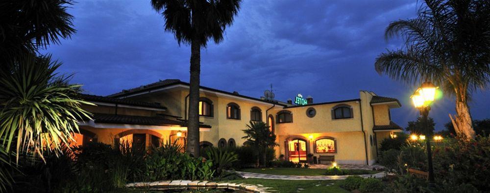 La Locanda Del Cavaliere Borgo Montello エクステリア 写真
