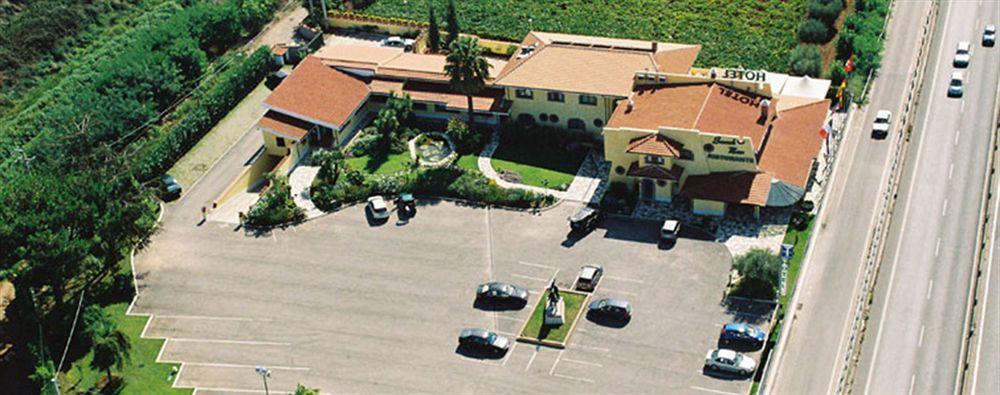 La Locanda Del Cavaliere Borgo Montello エクステリア 写真