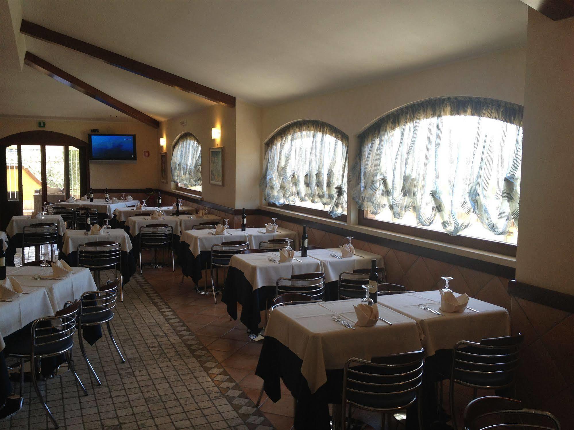 La Locanda Del Cavaliere Borgo Montello エクステリア 写真