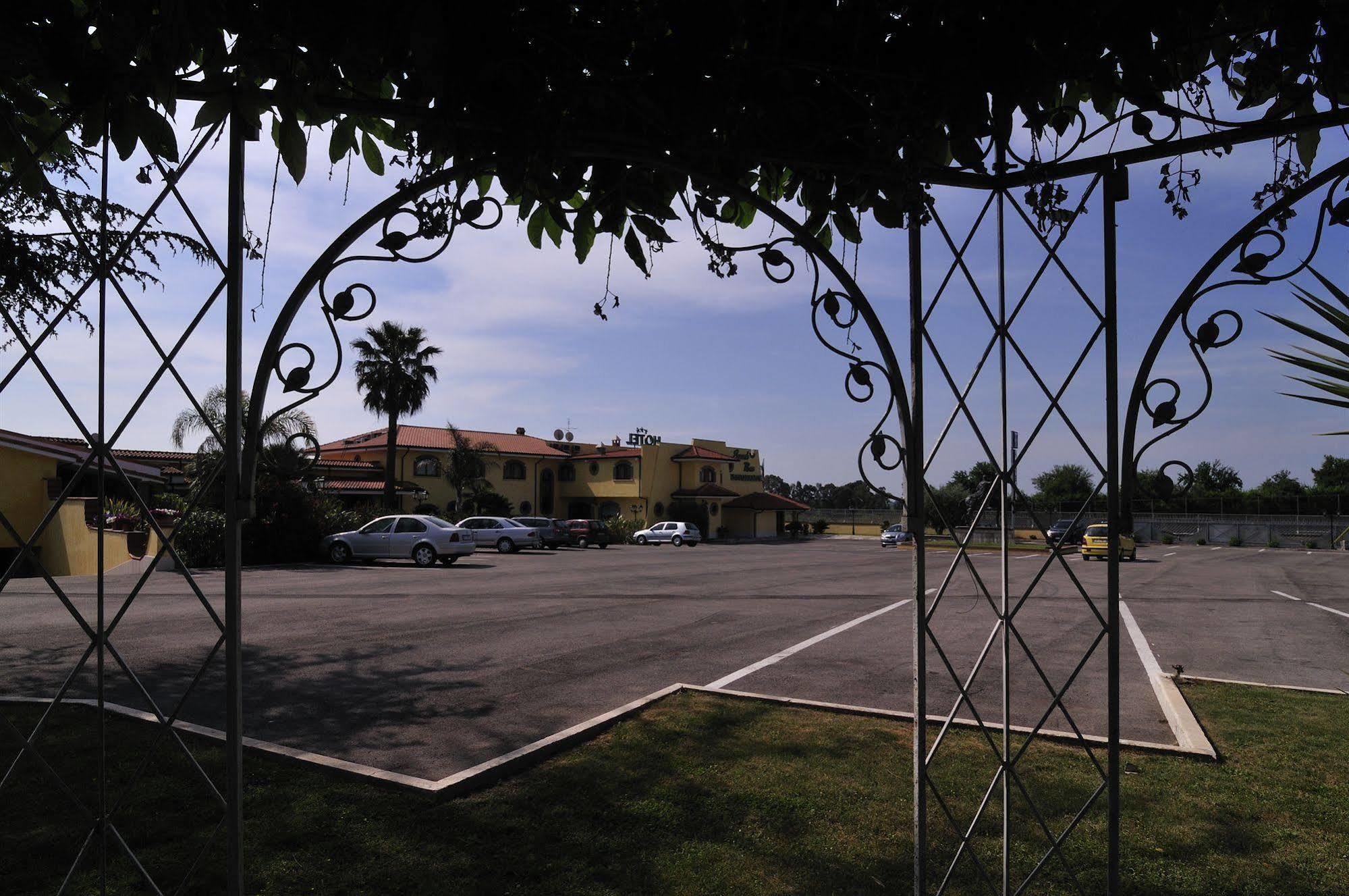 La Locanda Del Cavaliere Borgo Montello エクステリア 写真