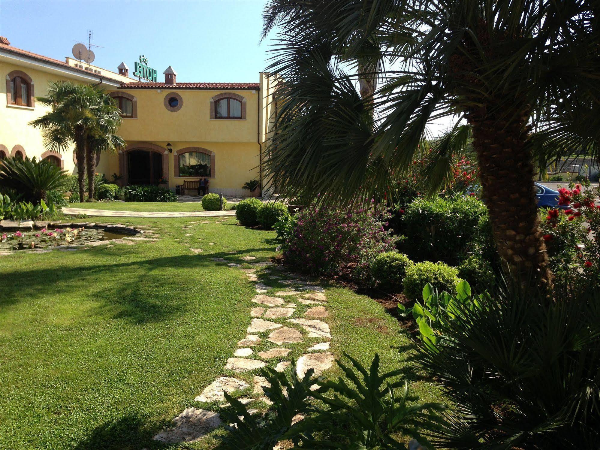 La Locanda Del Cavaliere Borgo Montello エクステリア 写真